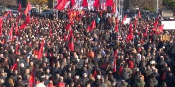 ‘Liria ka emër’, protestë në Shkup për ish-krerët e UÇK! Çlirimtarët duhet të nderohen, jo të gjykohen