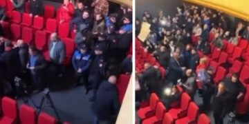 “Poshtë qeveria!”, dalin pamjet e protestës së qytetarëve, prishin festën e Bashkisë së Vlorës