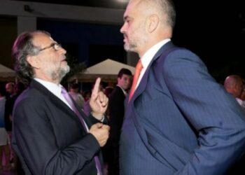 Një dekadë pas “ftohjes”, Edi Rama dhe Koço Kokëdhima ribashkohen, darkojnë në restorant!