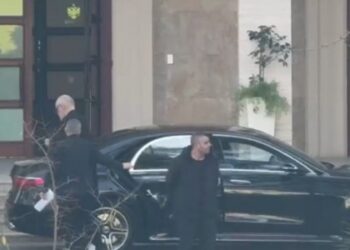 Tensione politike për USB-në e Ballukut, Rama 15 minuta në telefon në hyrje të Kryeministrisë