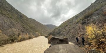 Shembet rruga, 8 familje të izoluara në Maliq pas reshjeve të shiut