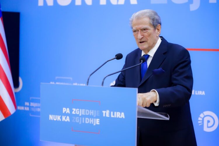 Berisha: Mogherini dhe Rama, të përfshirë në skandalin 17 milionë euro të Kolegjit Europian në Tiranë