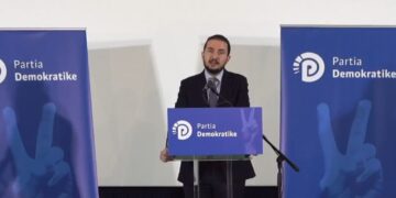 Salianji me demokratët në Gjirokastër: S’mund të rrimë 7 muaj pas zgjedhjeve të ngrohim karriget