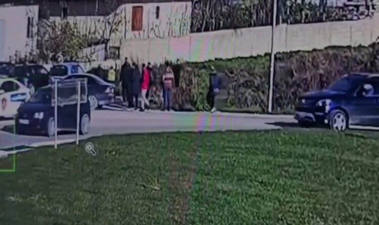 VIDEO/ Përplasje mes qytetarëve dhe forcave të INUK në Vlorë, të shtëna me armë nga policia