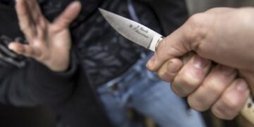 “Pse të kalosh ti i pari”/ Plagosja me thikë e 15-vjeçarit në Sarandë, ja si nisi konflikti mes të miturve