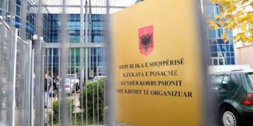 SPAK dërgon për gjykim 32 të pandehur për trafik ndërkombëtar emigrantësh (EMRAT)