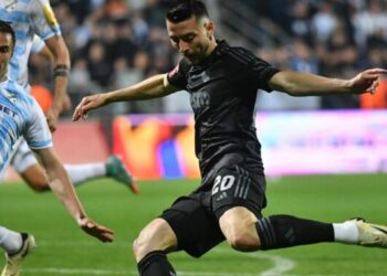 Sulmuesi i Kombëtares dëmtohet dhe del nga fusha me barelë