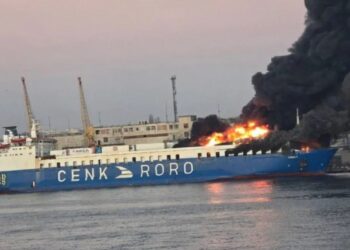 Bombardime në Odesë, shpërthen anije tregtare pas sulmit me dronë dhe raketa