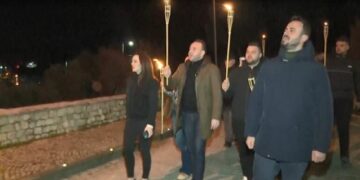 Deputetët e PD-së marshojnë në Surrel: Rama jep dorëheqjen, ose shqiptarët do të të çojnë vetë para drejtësisë