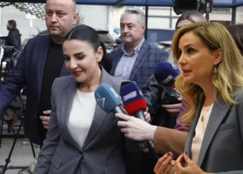 Tabaku pas rikthimit të Ballukut: Problemi nuk është vendimi, por standardi moral i qeverisë