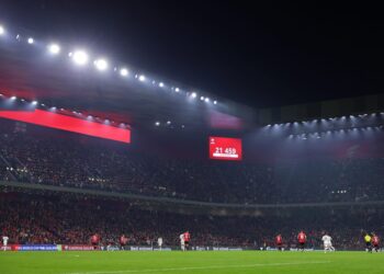 UEFA gjobit sërish Shqipërinë, por FSHF falënderon tifozët: Sjellje shembullore…