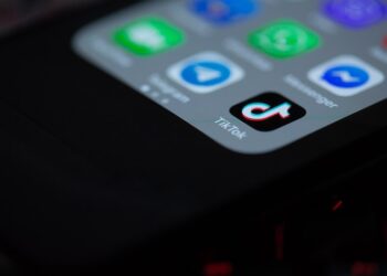 Mbyllja e TikTok, Gjykata Kushtetuese mban anën e qeverisë, pranon shtyrjen e seancës për në shkurt