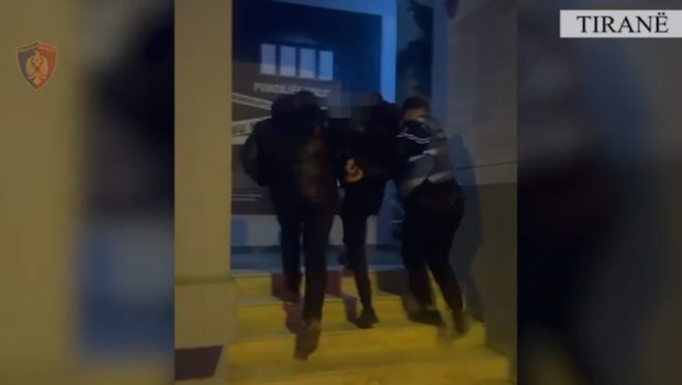 1 kg kanabis xhelatinë nga Kanadaja, arrestohet 23-vjeçari në Tiranë