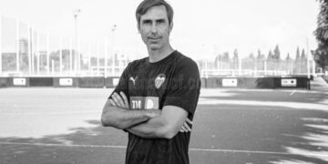 Tragjedi në Indonezi, humbin jetën trajneri i Valencias dhe tre fëmijët e tij