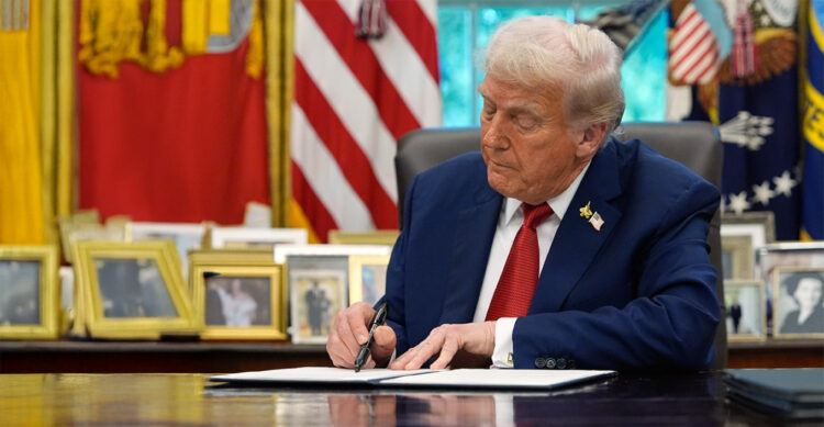 Trump nënshkruan urdhrin, vetëm një rregull unik mbi aplikacionet e Inteligjencës Artificiale