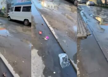 Ujërat e zeza pushtojnë rrugët në Laç, banorët në alarm