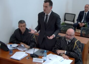 Kërkoi laptop në burg ose të vinte përditë  në gjykatë për të lexuar dosjen, GJKKO refuzon Veliajn