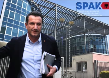 “Më lironi nga kafazi”/ Veliaj para GJKKO: Unë jam këtu për t’u mbrojtur dhe jo për t’u poshtëruar