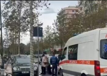 Vlorë/ 50-vjeçarja humb jetën në bulevard, dyshohet se u rrëzua nga era e fortë