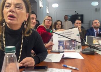 Kërkoi përjashtimin e 29 deputetëve, “zbutet” PS: Do ndëshkojmë vetëm 10 ligjvënës (Emrat)