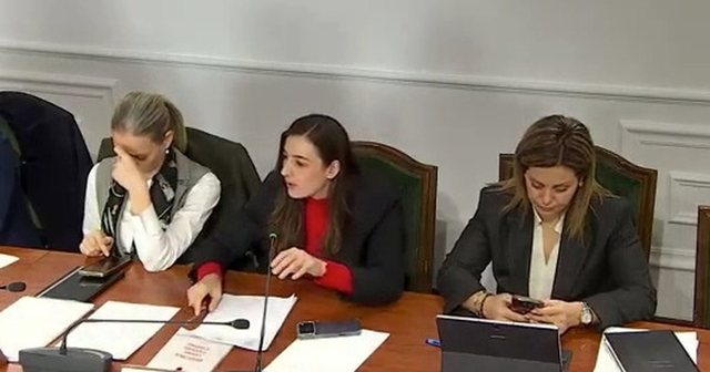“I kemi tërhequr emrat për Avokatin”, Zegjineja “ironizon” Korreshit: Sheh ëndrra natën Ja si i përgjigjet deputeti i PD