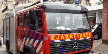 Zjarr në magazinë bimësh medicinale në Bajzë