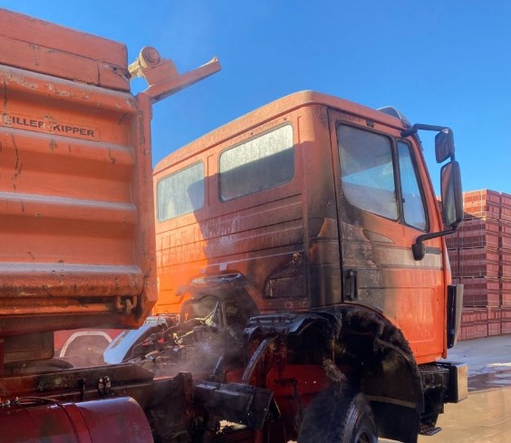 Zjarr në Lezhë/ Merr flakë kamioni i tonazhit të rëndë