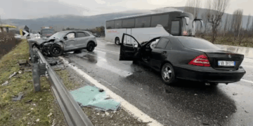 Tragjedi në Lezhë–Shkodër: Aksident fatal, humbin jetën burrë e grua