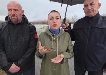 Holta, prefektja e Shkodrës në terren: E pamundur lëvizja në Obot me mjete të vogla