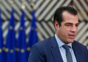 Greqia miraton ligjin e ri për emigracionin, zhbllokohen 90 mijë leje qëndrimi