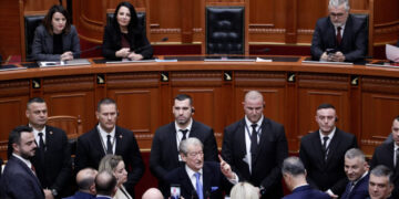 Opozita kërkon heqjen e imunitetit të Ballukut/ Berisha: Prania e ‘Lubisë’, provokacioni më i ulët