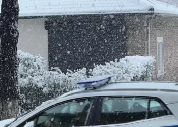 Situatë e vështirë në qarkun Korçë, 600 familje pa energji dhe vështirësi në akset rrugore