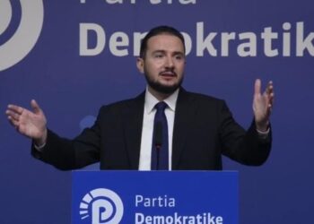 “Unë nuk krijoj parti tjetër, shtëpia ime është PD!”/ Salianji në Lezhë: Kam marrë vetëm kosto nga opozita, as tendera, as leje