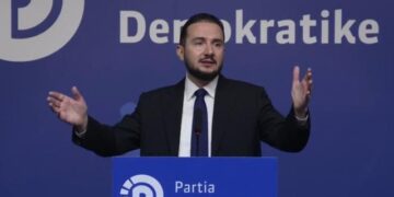 “Unë nuk krijoj parti tjetër, shtëpia ime është PD!”/ Salianji në Lezhë: Kam marrë vetëm kosto nga opozita, as tendera, as leje