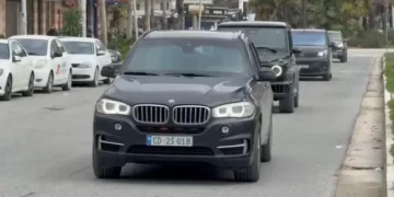 Tur diplomatik në Shqipëri: Ivanka Trump kalon nga Vlora në Tiranë me me makinën e ambasadores së SHBA-së