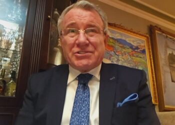 Ish-ministri socialist, Arben Malaj: Vendi u përmbyt, Rama iku tri ditë pëe të marrë një medalje