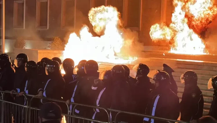 Deutsche Welle jehonë demonstratës: Për tri orë u kërkua dorëheqja e Ramës dhe qeverinë teknike