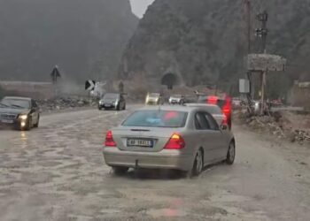 Radhë kilometrike dhe probleme në aksin Elbasan–Librazhd–Prrenjas