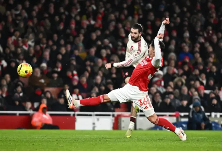 Premier League: Arsenali kalon gjashtë pikë përpara pas barazimit pa gola me Liverpoolin