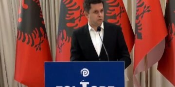 Alimehmeti nga takimet e Salianjit tek foltorja e Berishës: PD, parti e fjalës së lirë