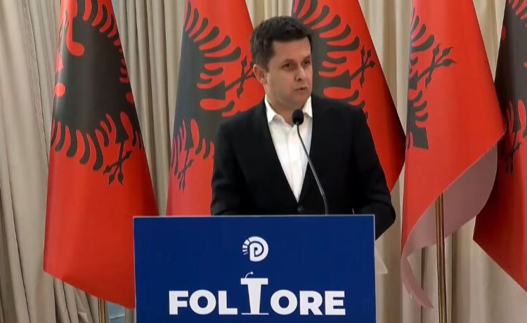 Alimehmeti nga takimet e Salianjit tek foltorja e Berishës: PD, parti e fjalës së lirë
