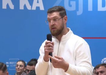 Drejtuesi i FRPD Durrës-Berishës: Foltoret nuk janë të mjaftueshme, nuk mundet kështu Rama