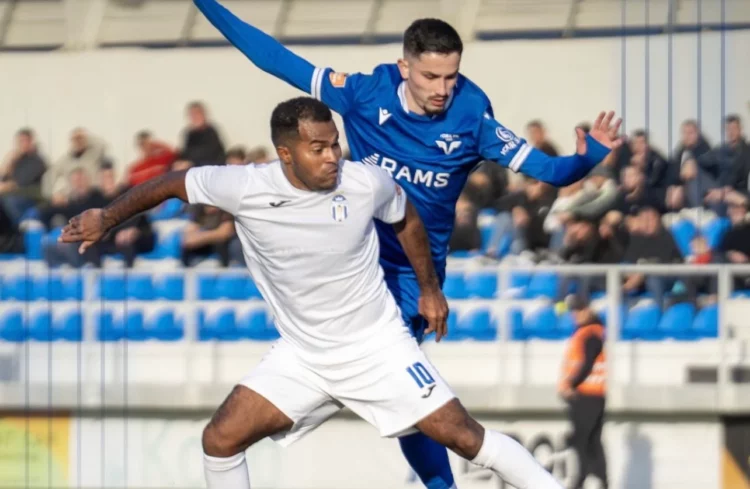 Një pikë për secilën, Vora dhe Tirana barazojnë pas një fundi dramatik