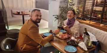 Ema Andrea humbi vëllain e saj binjak, aktorja prek me postimin e ndjerë: Jetën nuk ia zgjatëm dot, por kujtimin mundemi