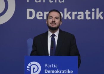 “Nuk ka përjashtim për mendimin ndryshe”, Salianji mesazh Berishës: Statuti i PD të largon nga lidershipi, nëse humbet zgjedhjet