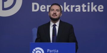 “Nuk ka përjashtim për mendimin ndryshe”, Salianji mesazh Berishës: Statuti i PD të largon nga lidershipi, nëse humbet zgjedhjet