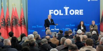 “Piramidat ishin gabimi ynë, populli na ndëshkoi”, Berisha kërkon falje për herë të parë