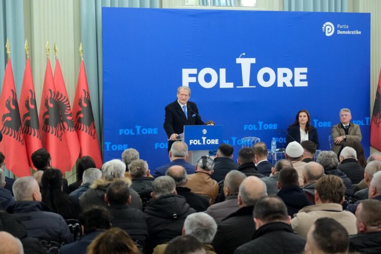 “Piramidat ishin gabimi ynë, populli na ndëshkoi”, Berisha kërkon falje për herë të parë