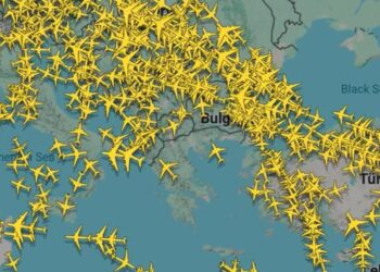 Mbyllet hapësira ajrore e Greqisë kaos në aeroporte. Çfarë ndodhi!