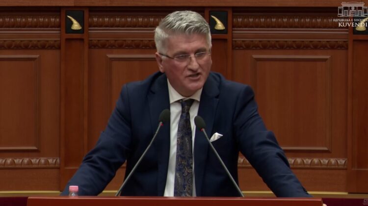 Balla i cilësoi protestuesit lapanjozë, Gjekmarkaj: Kur ‘vritet’ frika, pushteti nis e dridhet!